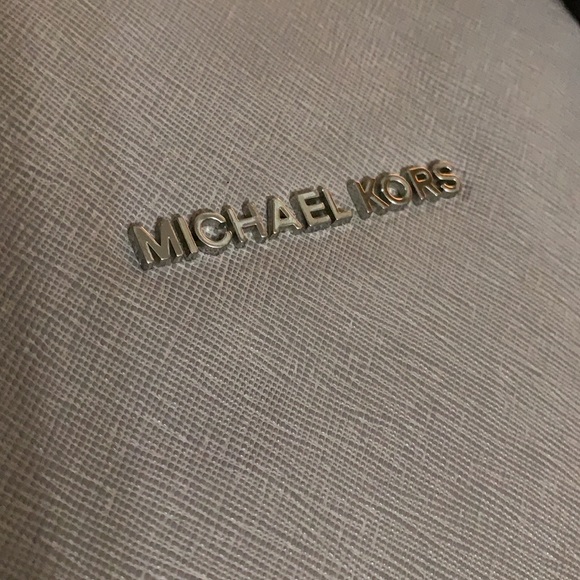 COPY - Michael Kors gray jet set shoulder bag - Picture 9 of 17